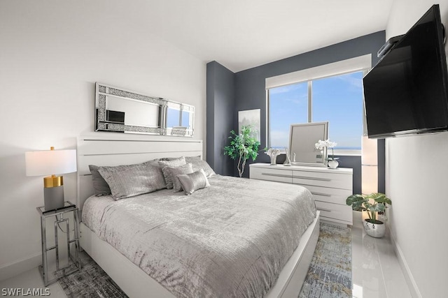 3000 Oasis Grand Blvd Unit Mph3, Fort Myers, FL 33916 - bedroom featuring baseboards