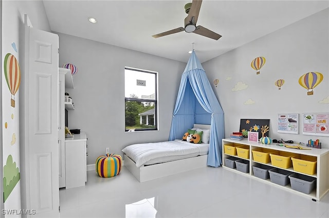 bedroom featuring ceiling fan