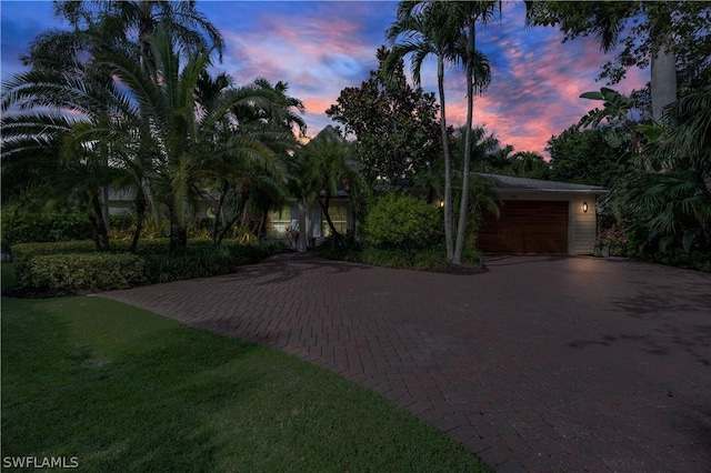 view of front of house featuring a garage