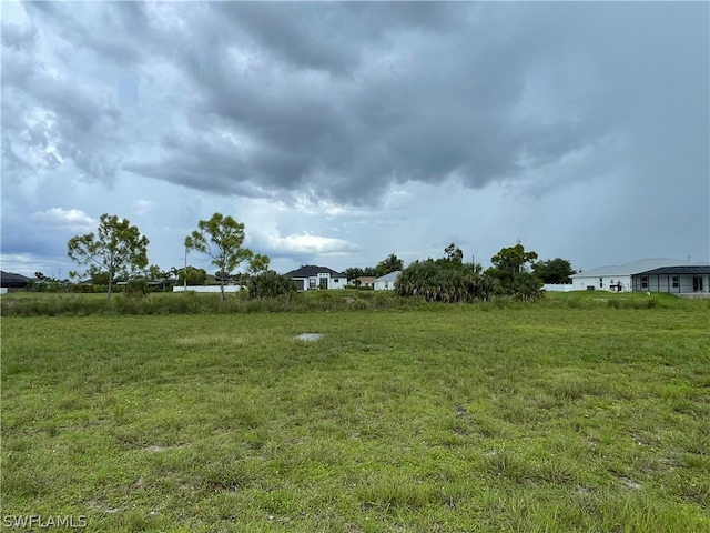 Listing photo 2 for 1211 NE 19th Ave, Cape Coral FL 33909