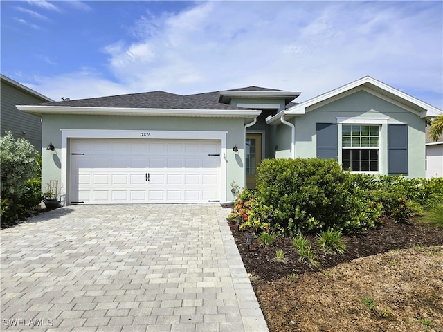 view of front facade with a garage