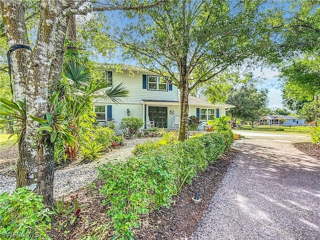 view of front of property