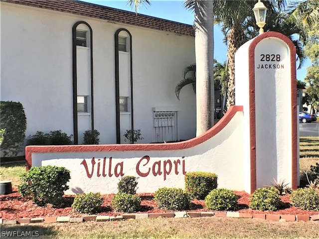 view of community / neighborhood sign