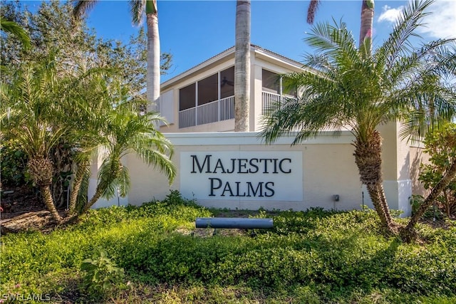 view of community / neighborhood sign