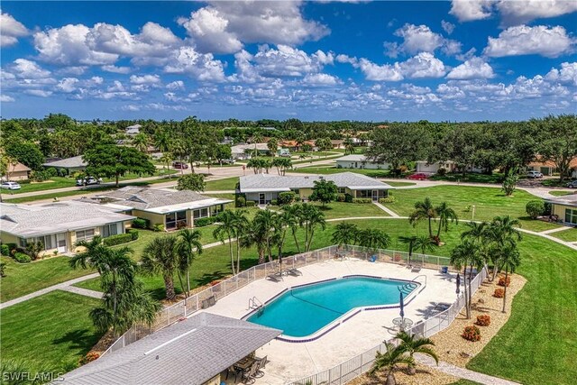 view of swimming pool