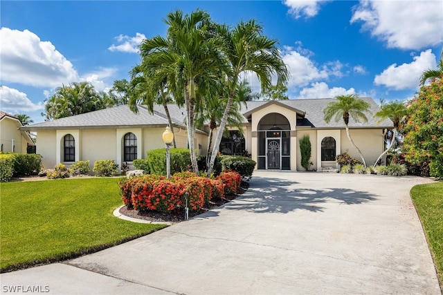 view of front of property with a front yard