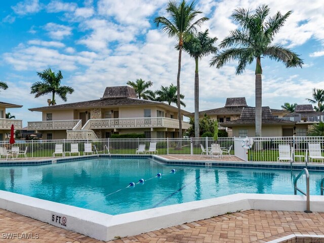 view of swimming pool