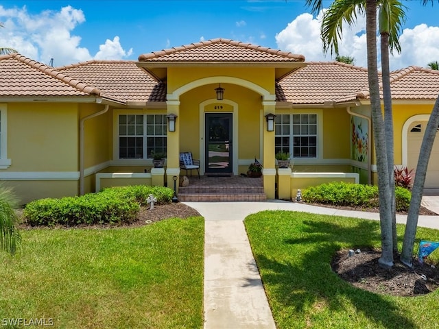 exterior space featuring a front yard