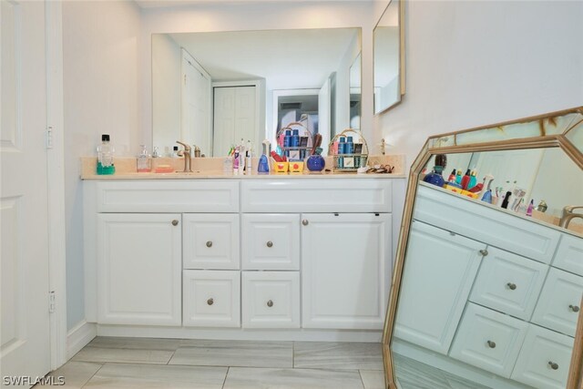 bathroom with vanity