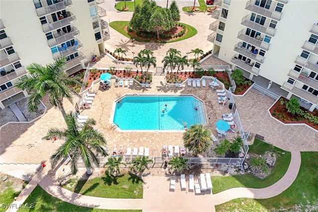 view of swimming pool