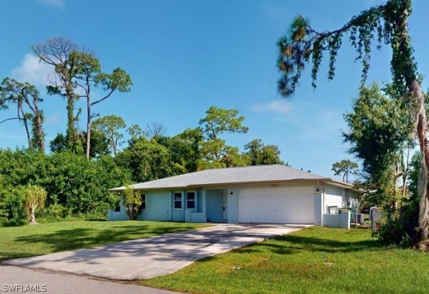 ranch-style home with a front yard