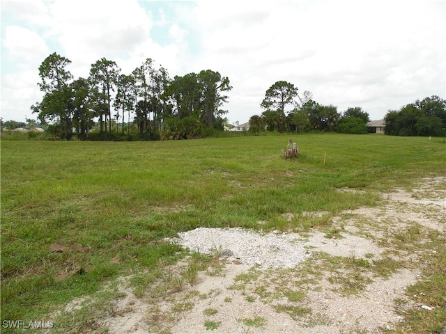 Listing photo 3 for 1610 NE 33rd Ln, Cape Coral FL 33909