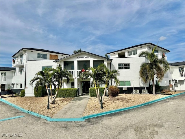 view of front of home featuring stucco siding