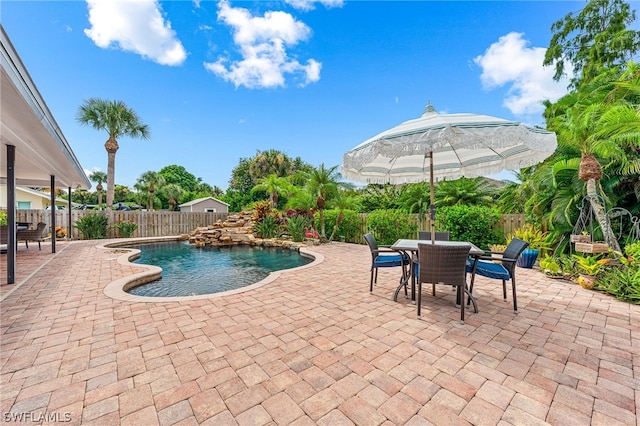 view of swimming pool featuring a patio