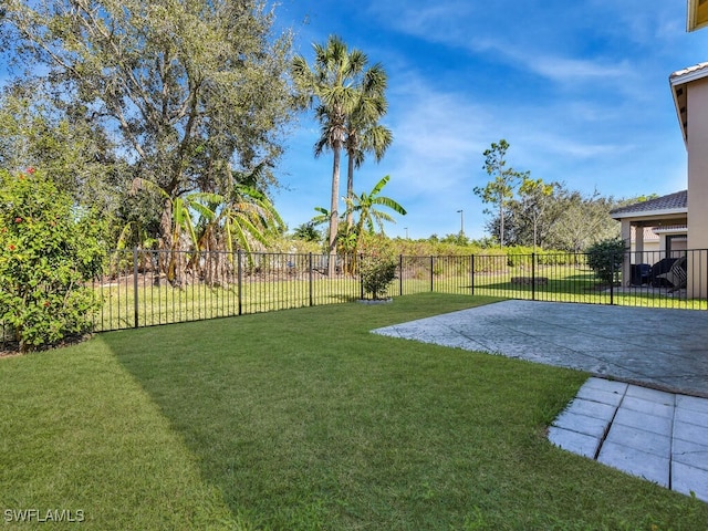 view of yard with a patio