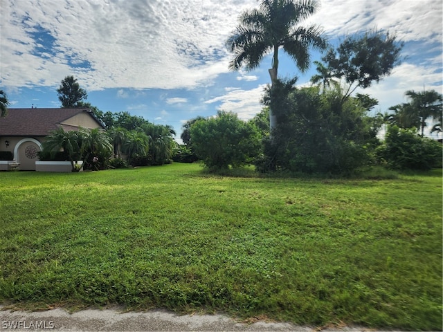 Listing photo 3 for 2545 Shelby Pkwy, Cape Coral FL 33904