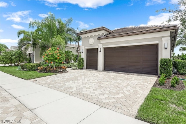 view of front facade with a garage