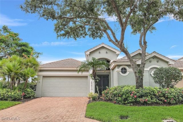 view of front of home featuring a garage