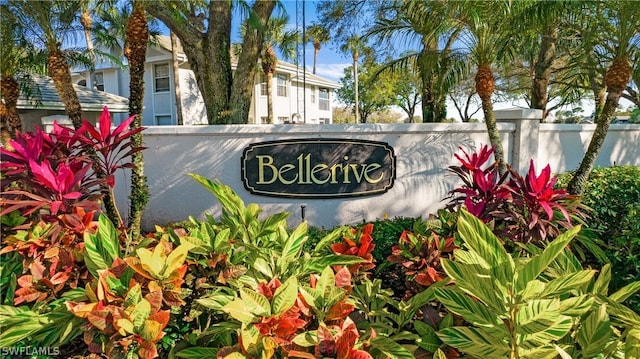 view of community / neighborhood sign