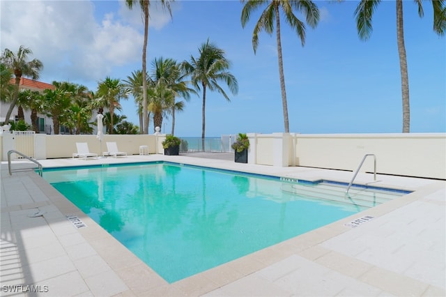 view of swimming pool