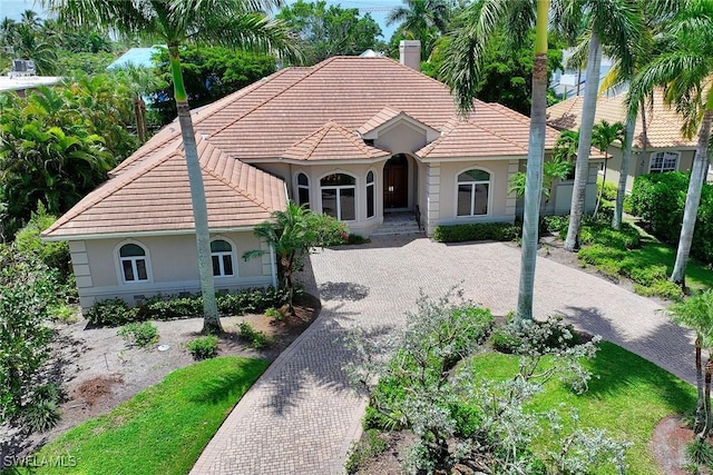 view of mediterranean / spanish-style house