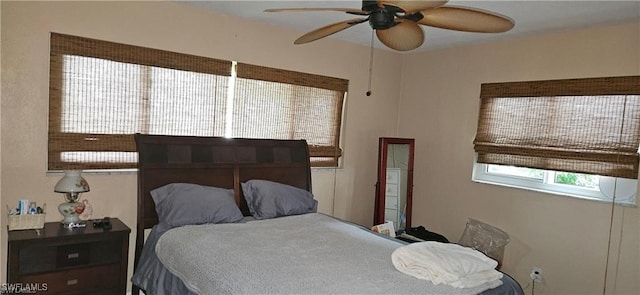 bedroom with ceiling fan