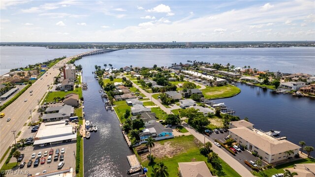 1717 Bikini Ct, Cape Coral, FL 33904
