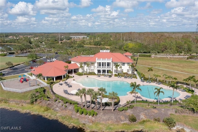 bird's eye view with a water view