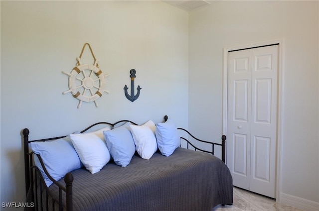 bedroom featuring a closet