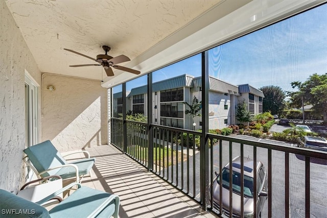 balcony with ceiling fan