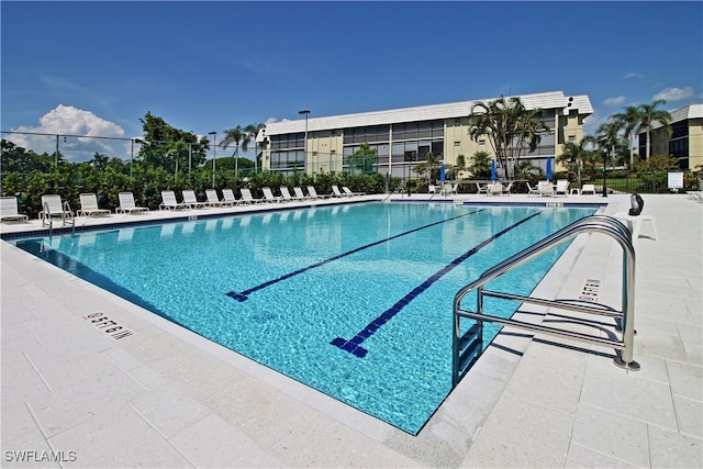 view of swimming pool