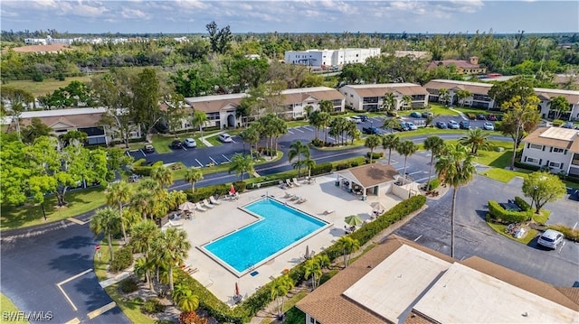 bird's eye view of a pool area