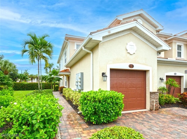 view of front of house featuring a garage