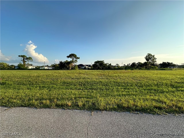 Listing photo 2 for 2043 NE 27th St, Cape Coral FL 33909