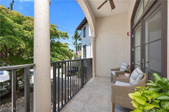 balcony with ceiling fan