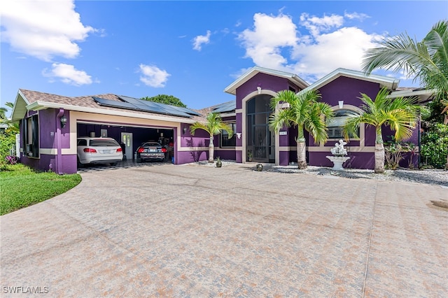 view of front facade featuring a garage