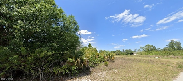 Listing photo 2 for 5905 Susan Ave N, Lehigh Acres FL 33971