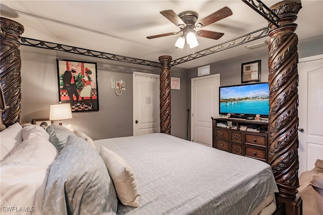 bedroom with ceiling fan