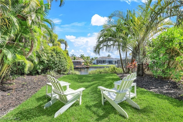 view of yard featuring a water view