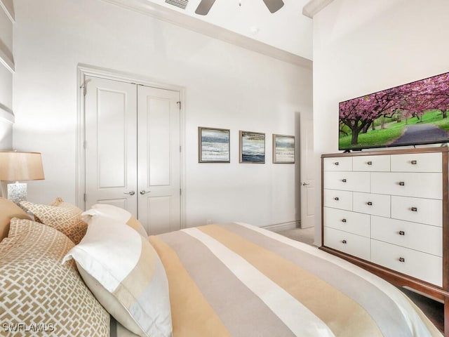 bedroom with a closet and a ceiling fan