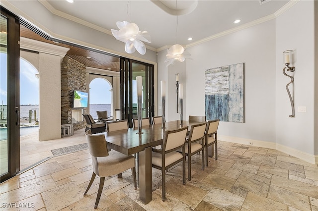 dining room with crown molding