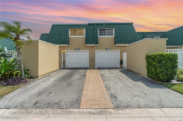 view of front facade featuring a garage