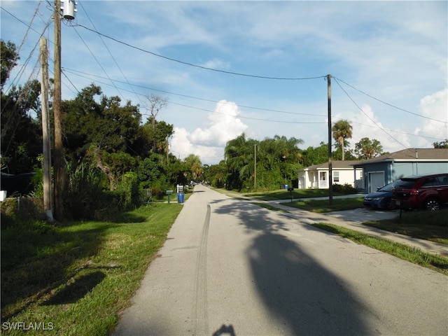 Listing photo 3 for 556 Clark St, North Fort Myers FL 33903