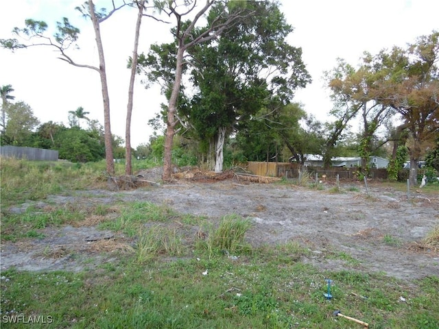 Listing photo 3 for 556 Clark St, North Fort Myers FL 33903