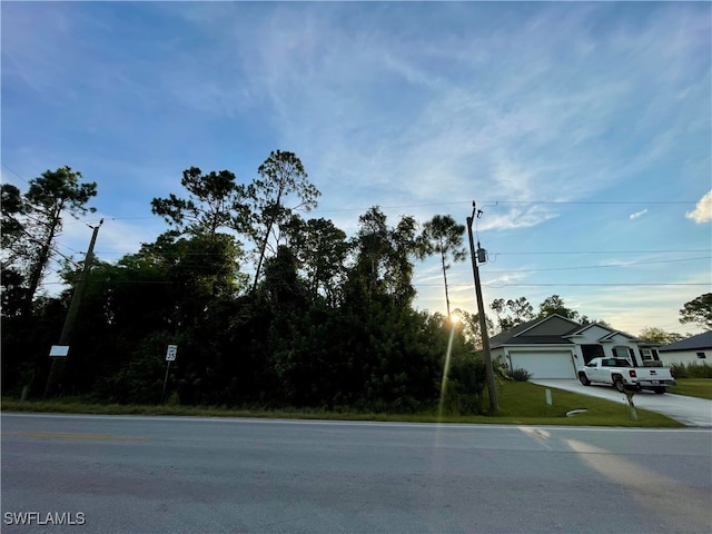 Listing photo 3 for 1129 Alvin Ave, Lehigh Acres FL 33971