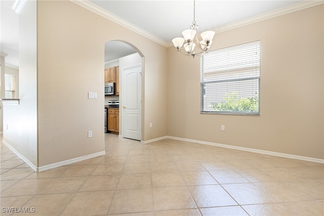 unfurnished room featuring light tile patterned flooring, crown molding, and a chandelier