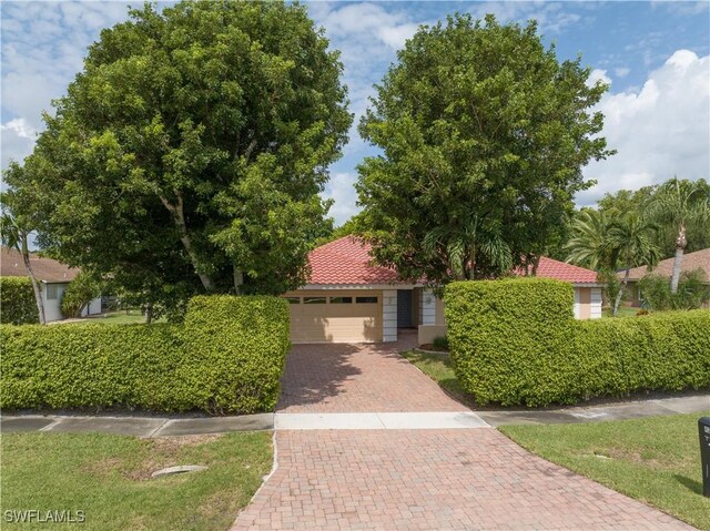 view of front of house featuring a garage