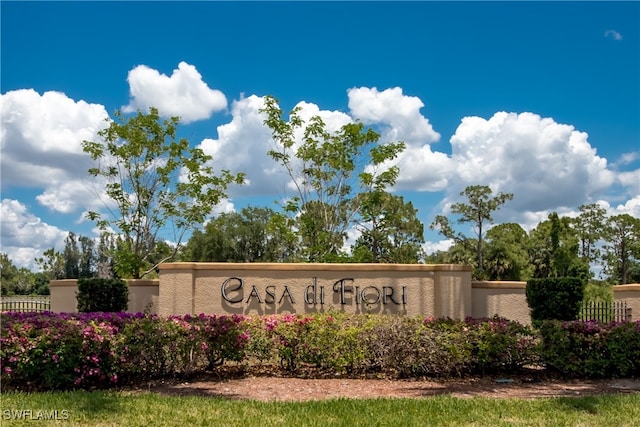 view of community / neighborhood sign