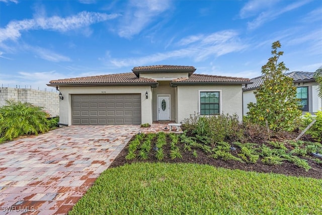 view of front of house featuring a garage