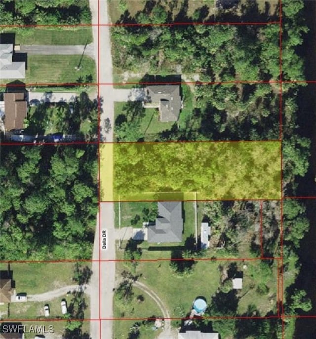 2060 Della Dr, Naples, FL 34117